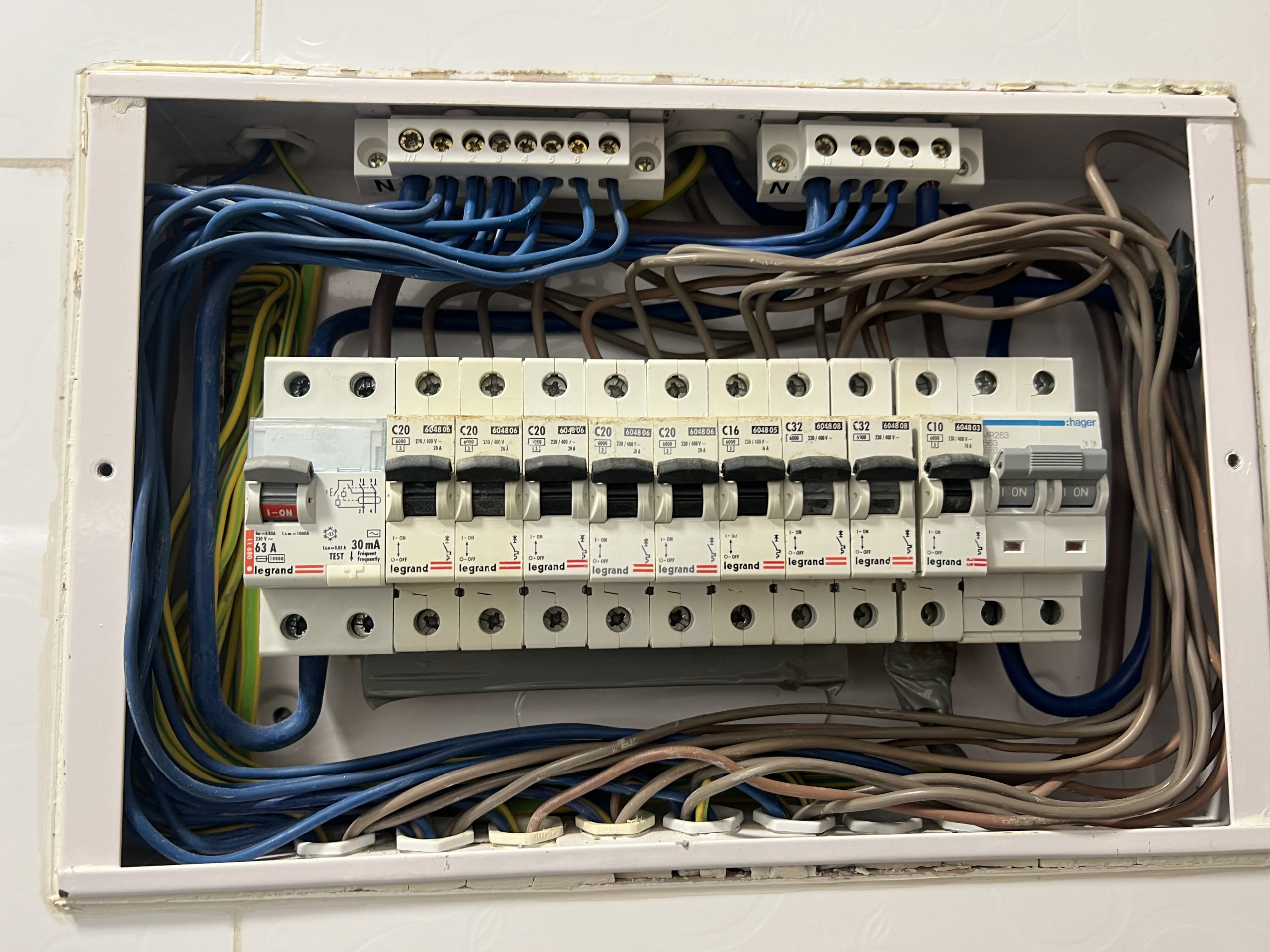 電箱檢修及跳掣排查